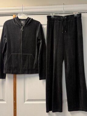 JONES NEW YORK SPORT VELOUR SWEATSUIT - Sz Jacket (L); Pants (M)